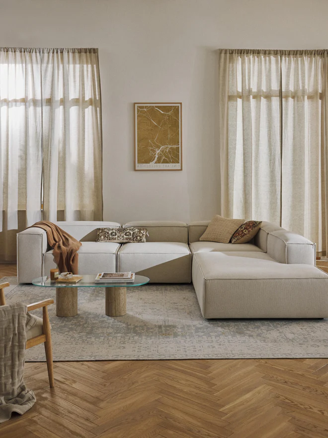 LENNON: The LANA console not only offers additional storage space but is also a decorative highlight that fits the LENNON dimensions perfectly.